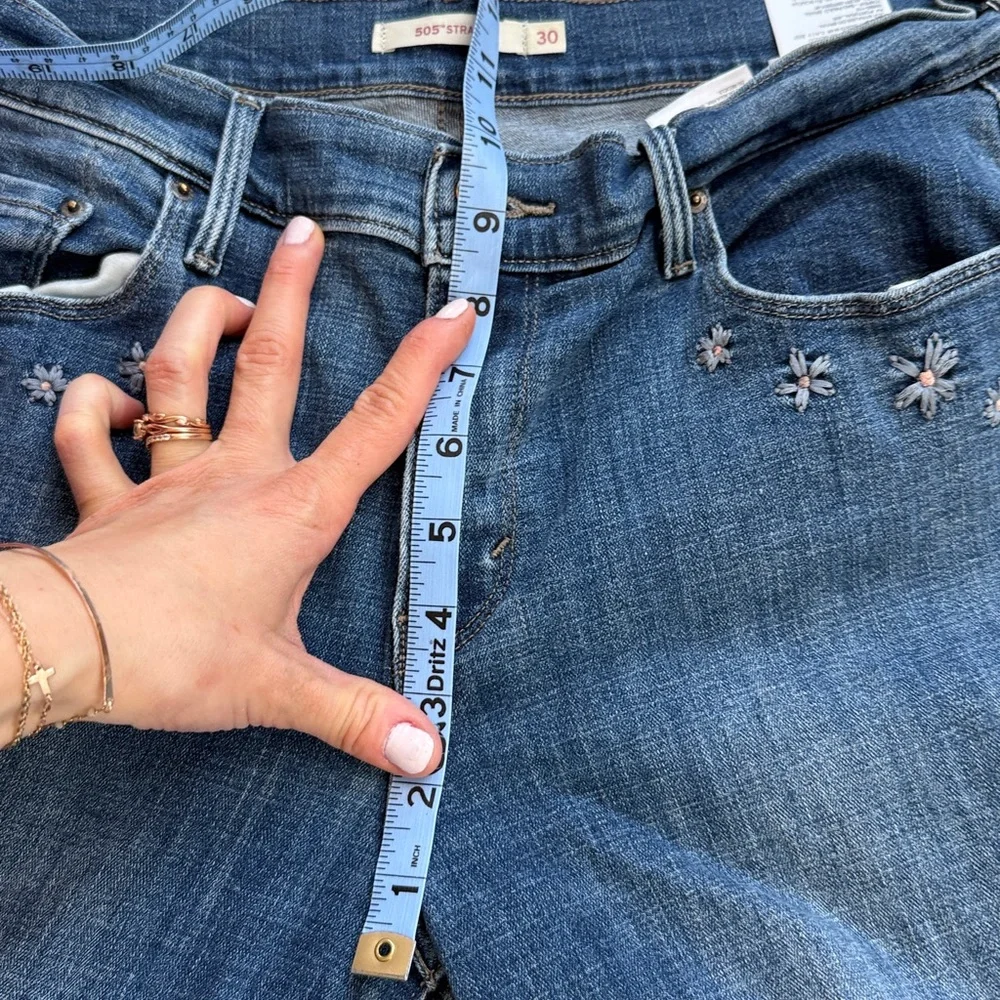 Levis Jeans 505 Straight Style Embroidered Floral Pockets Denim Blue size 30 - Picture 11 of 13